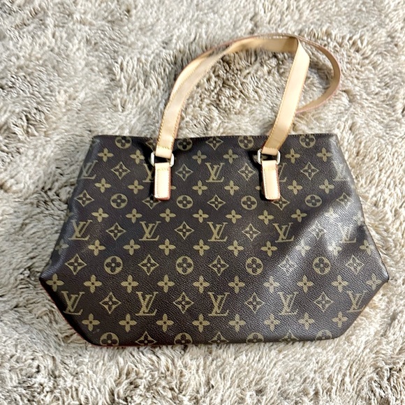 Louis Vuitton Purse - Picture 1 of 9